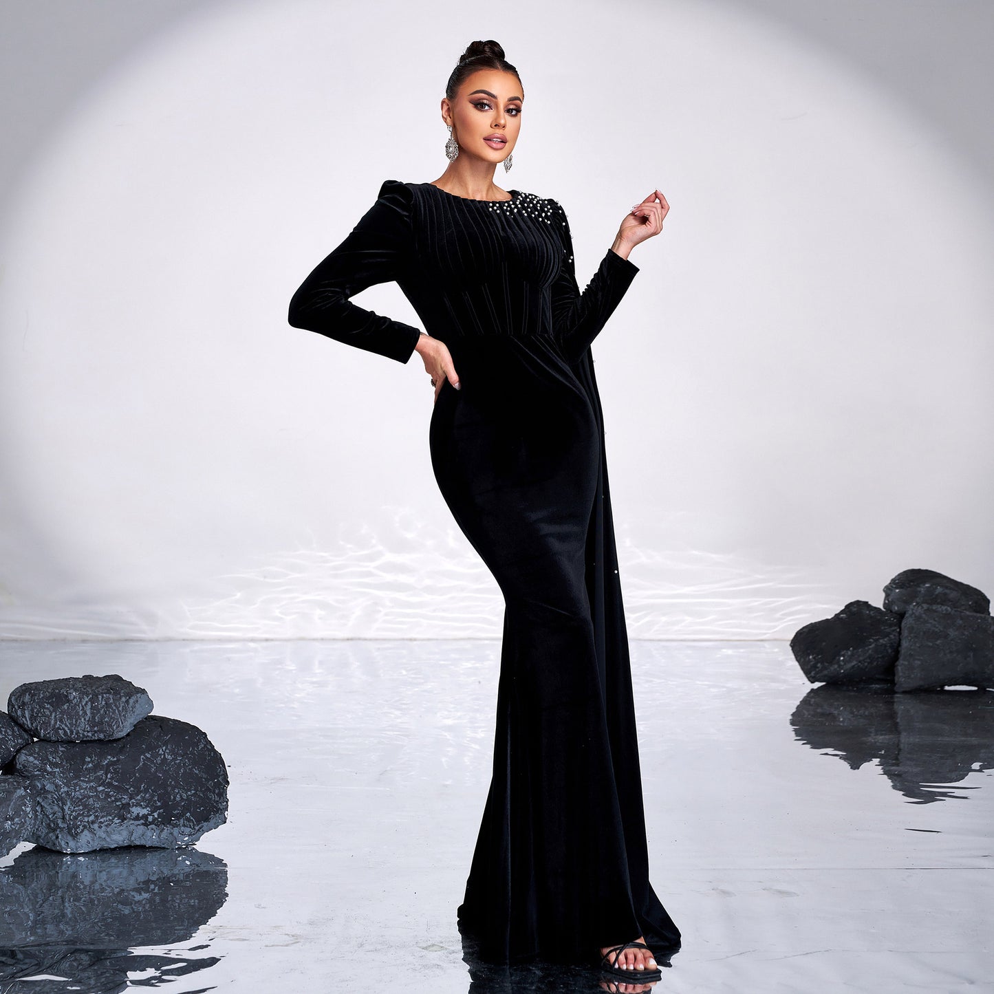 Round neck long sleeve long bodycon dress with rhinestones