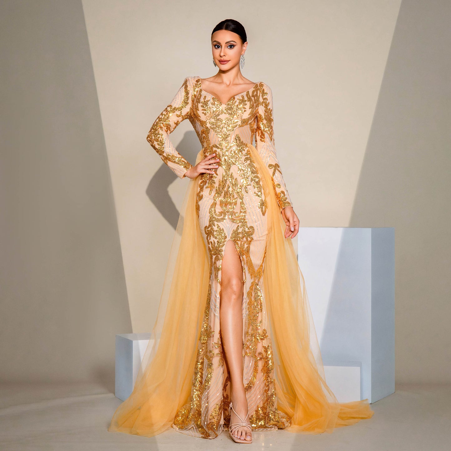 Long-sleeved V-neck sequined mesh bridesmaid dress
