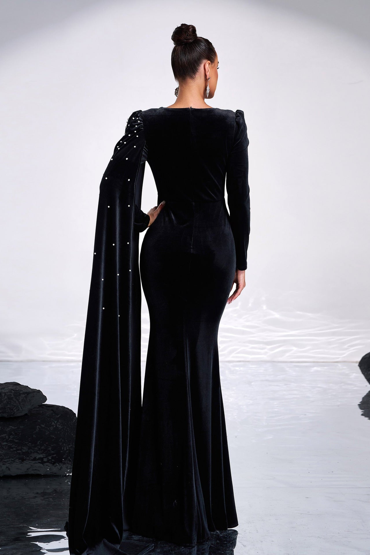 Round neck long sleeve long bodycon dress with rhinestones