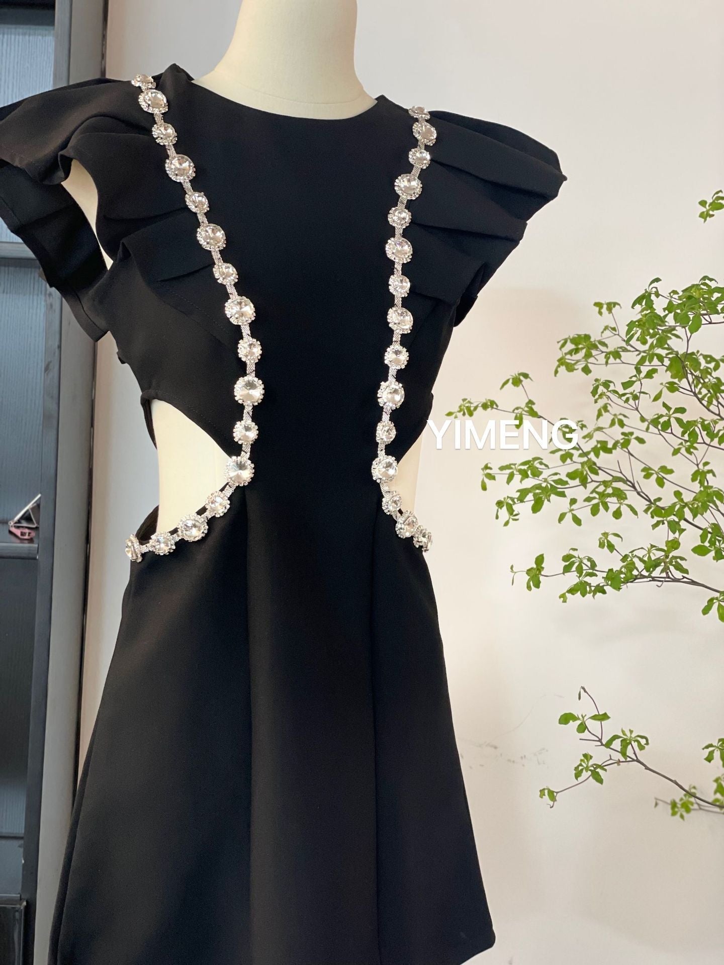 Three-dimensional ruffle rhinestone hollow mini dress in black