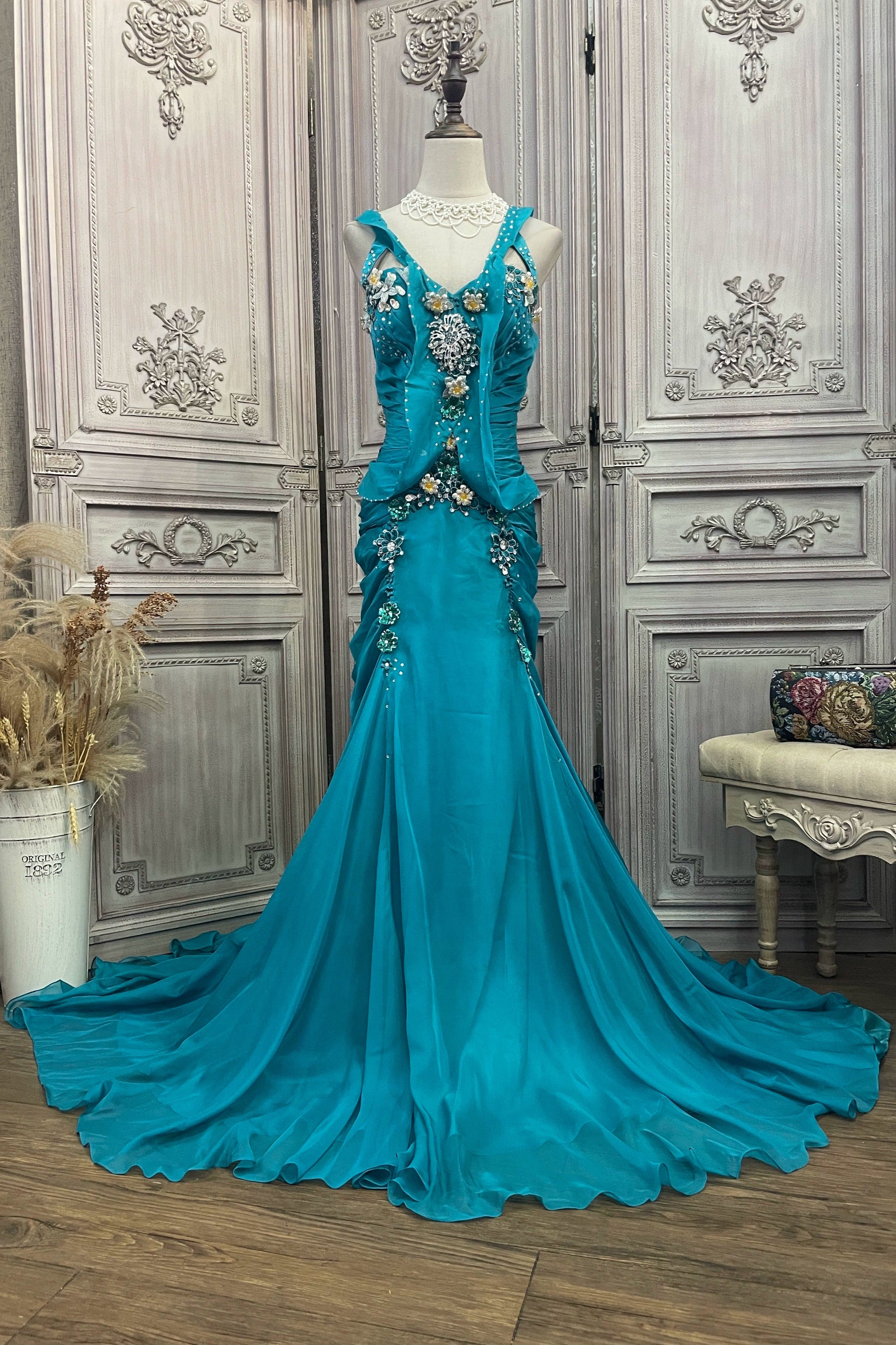 Green chiffon double shoulder long dress