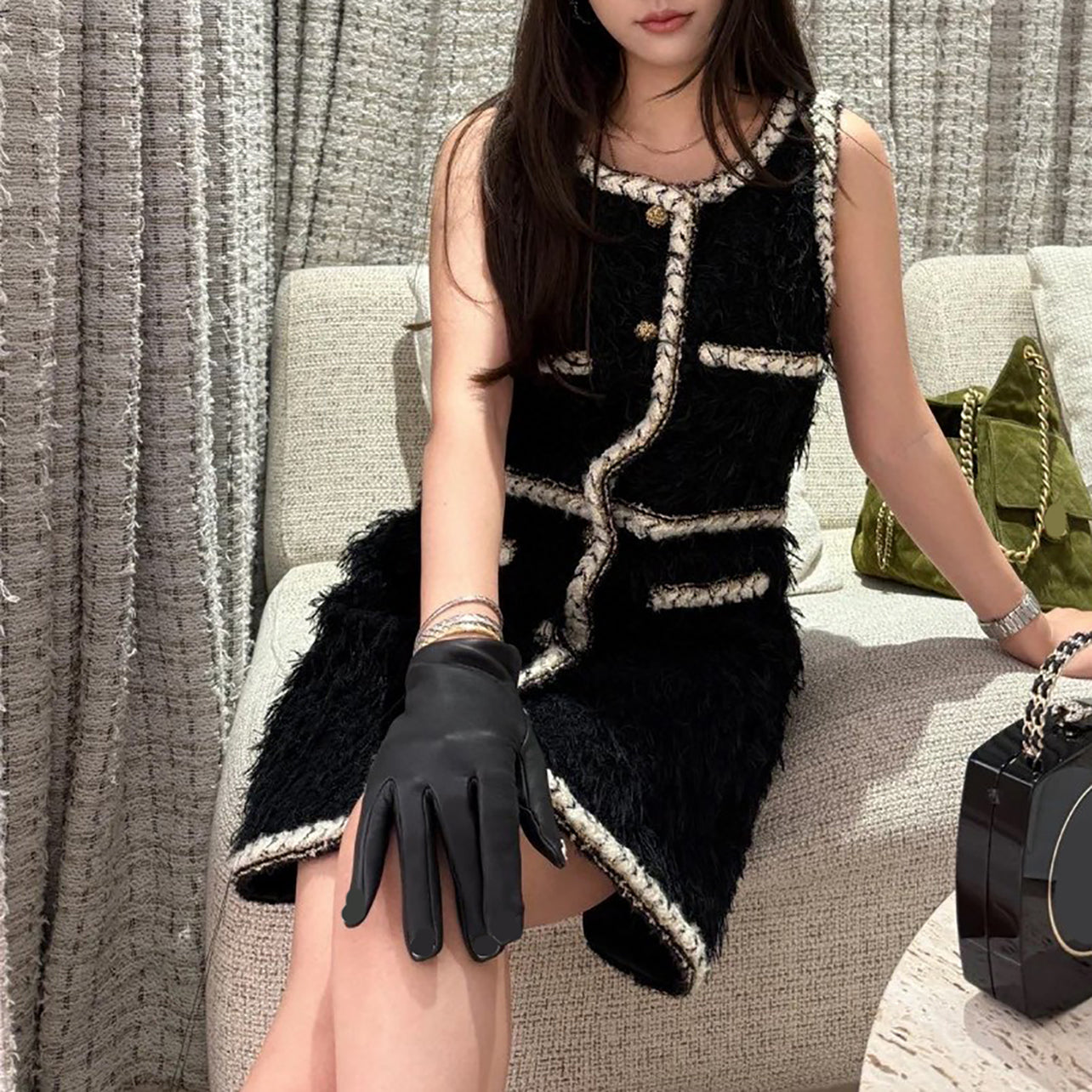 Abito corto senza maniche in tweed di lana nero