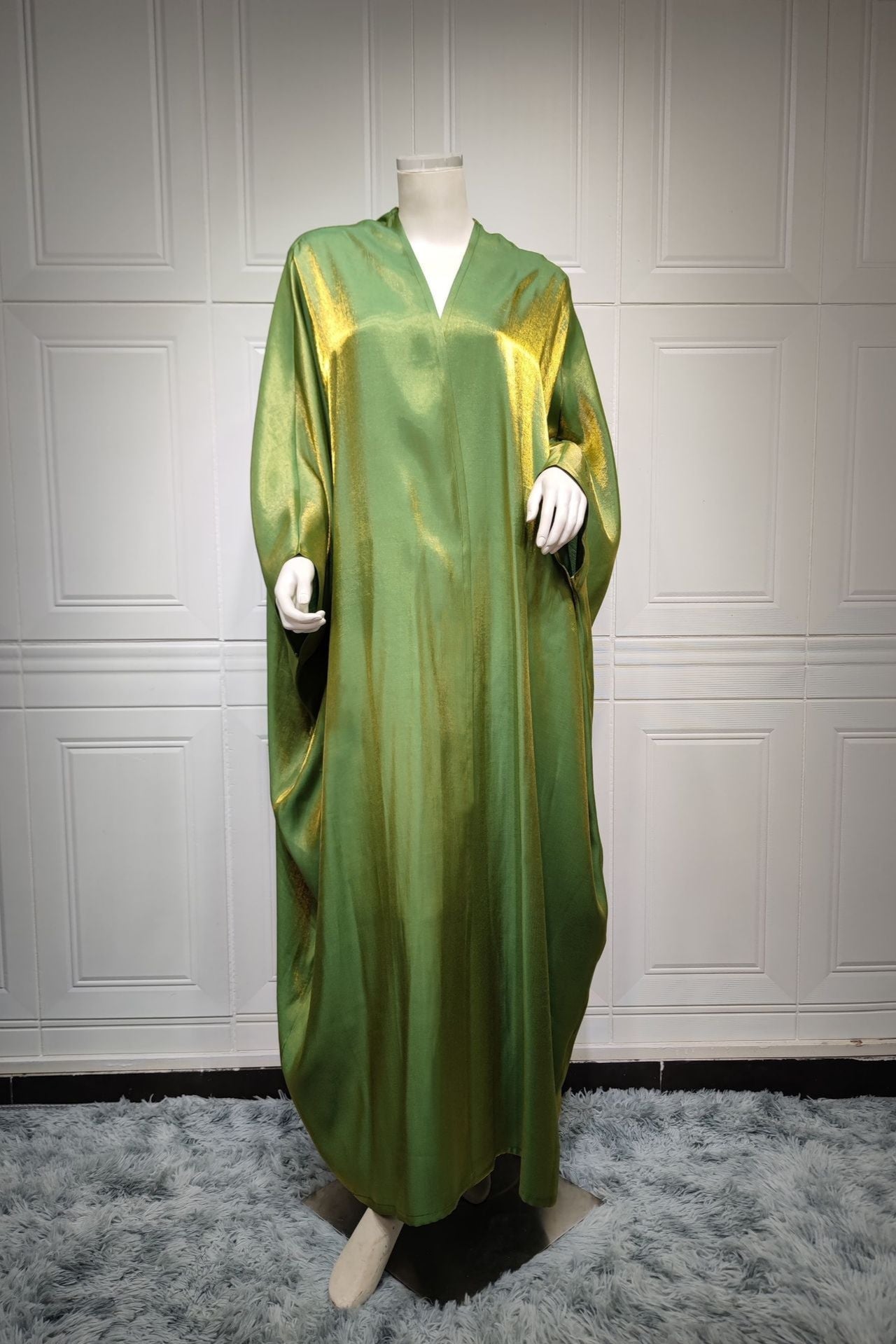 Muslim Fashion Shiny Silk Bat Sleeves Robe