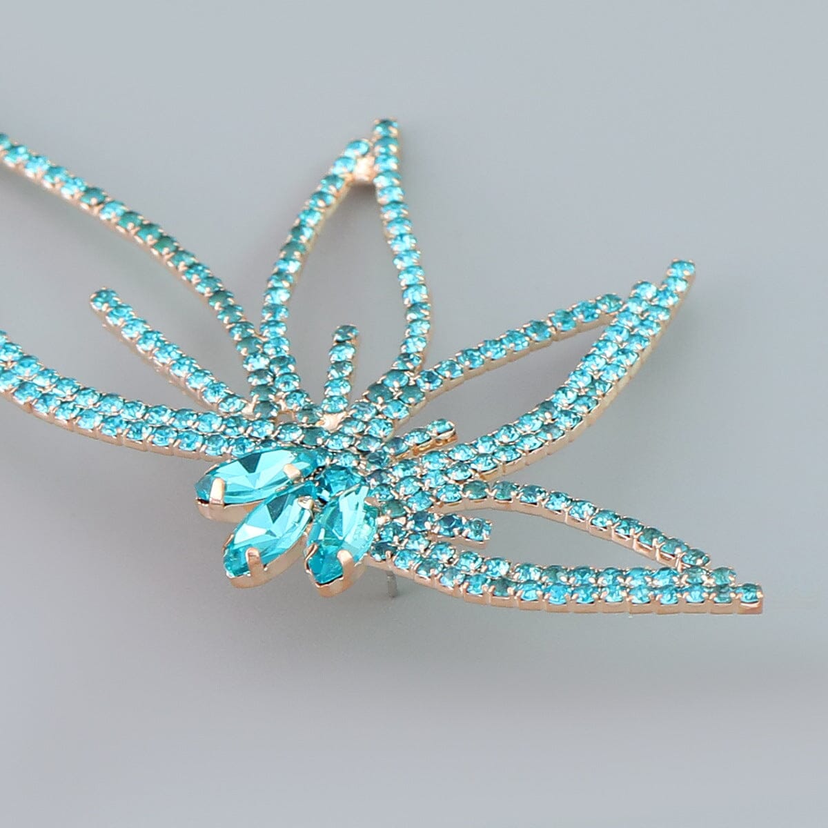 CRYSTAL FLOWER EARRINGS IN BLUE