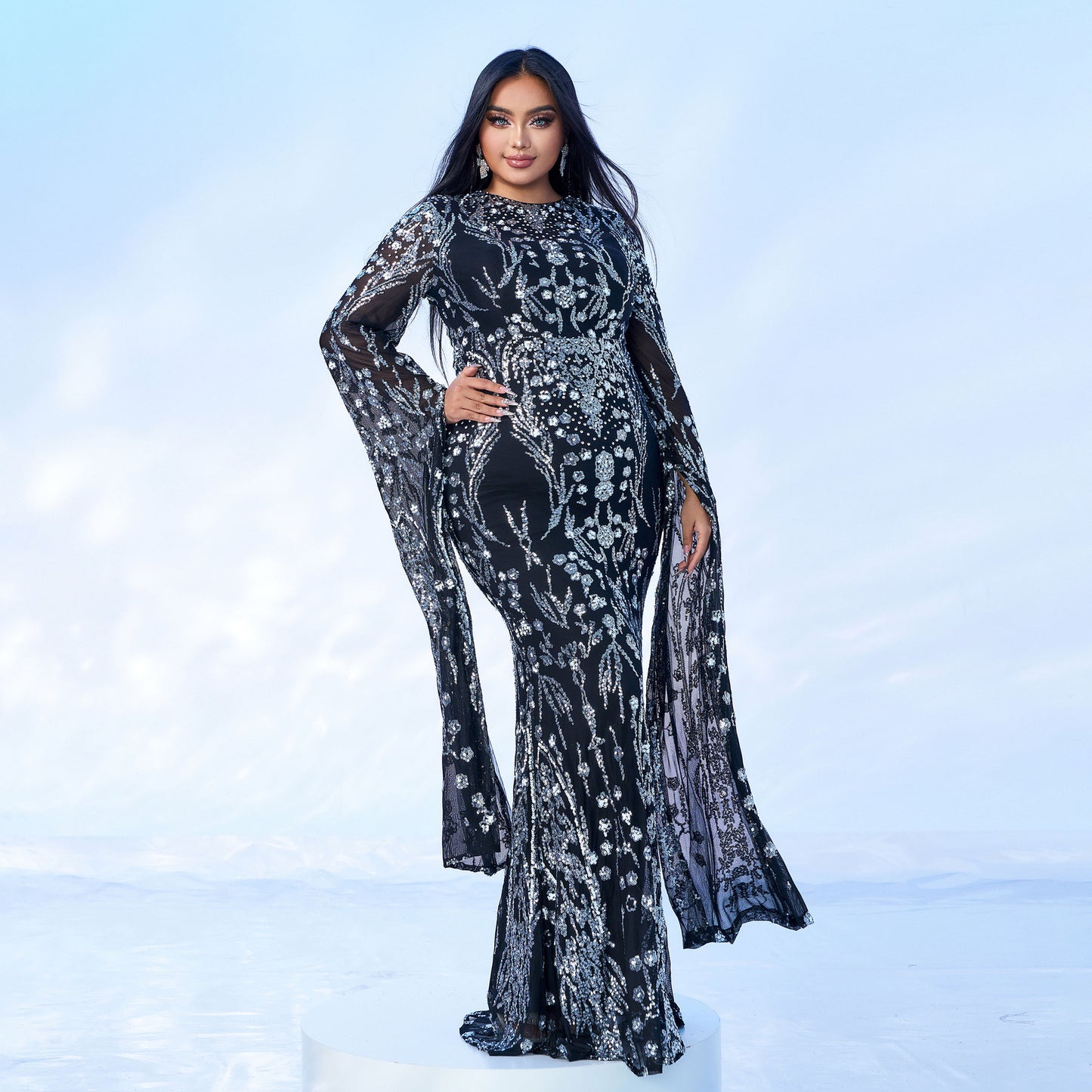 Long-sleeved round neck sequined fishtail dress