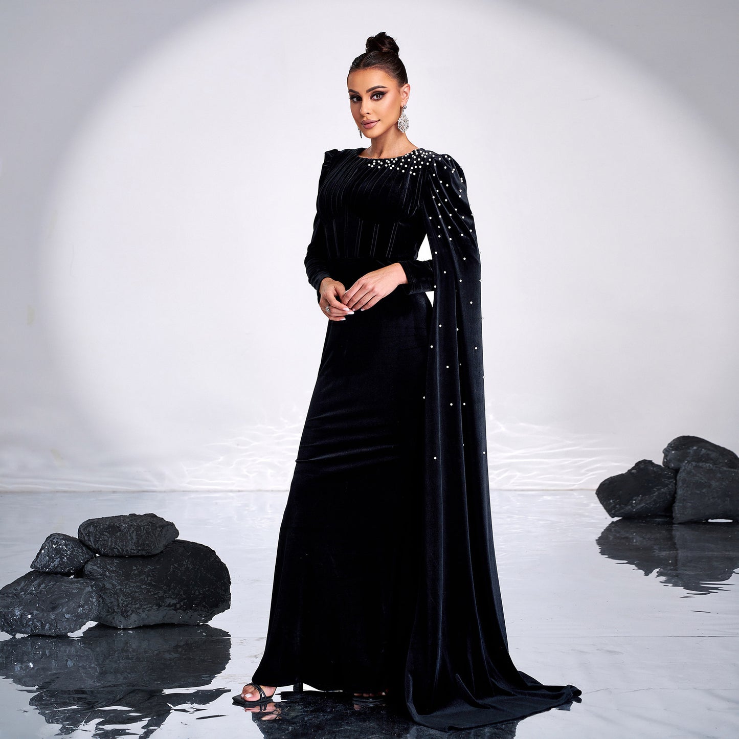 Round neck long sleeve long bodycon dress with rhinestones