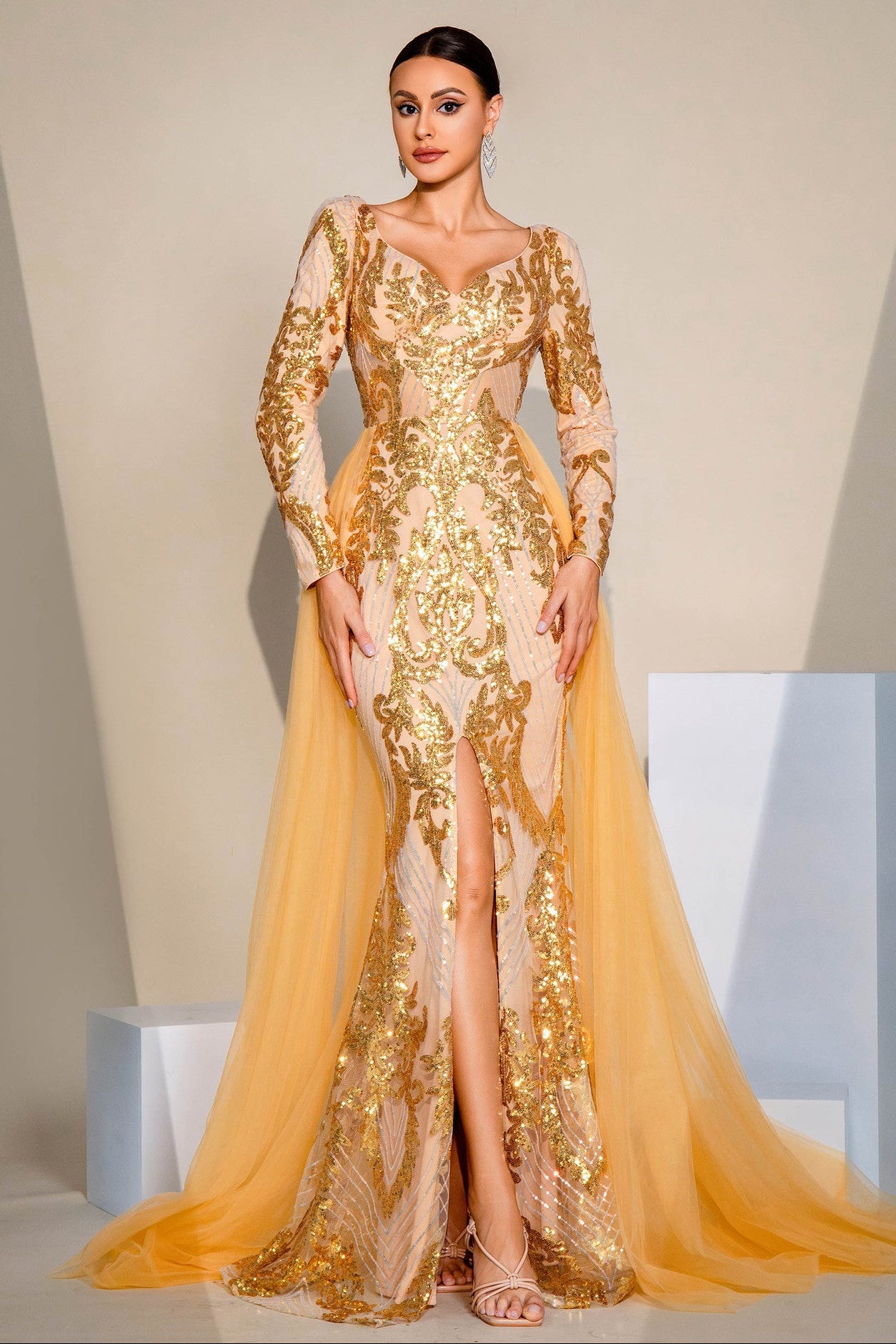 Long-sleeved V-neck sequined mesh bridesmaid dress