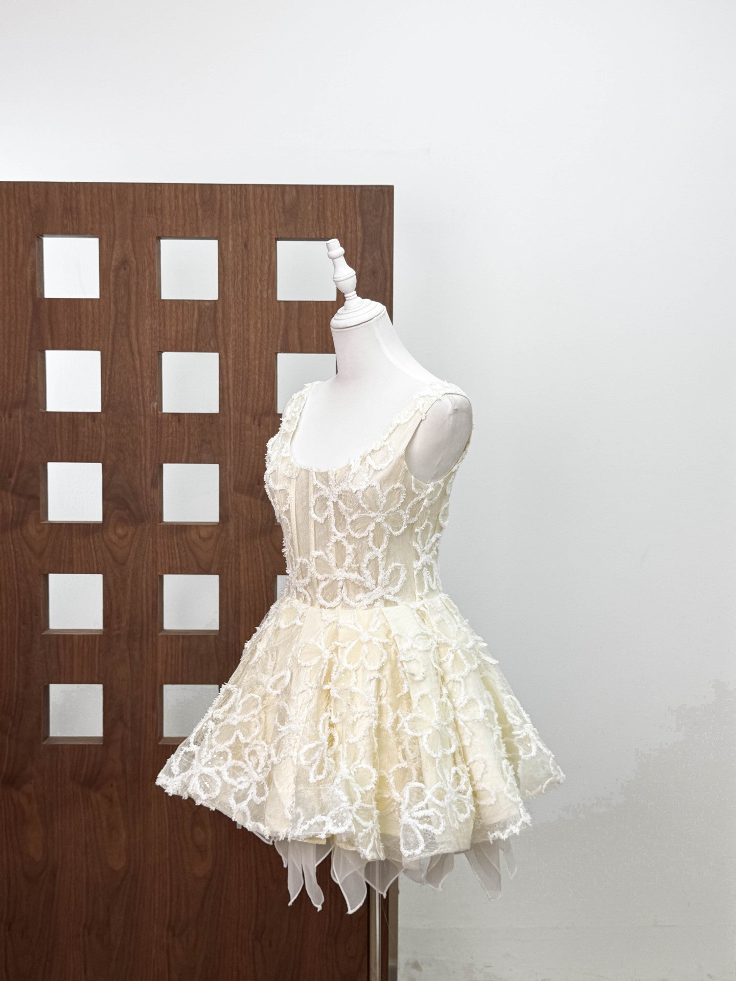 vera sequin embellishment lace puffy mini dress in black