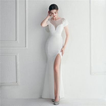 ラインストーン装飾のフェザーフォーマルドレス