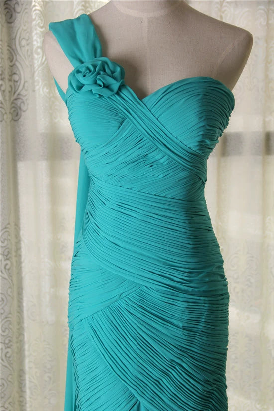 Green long fishtail evening dress