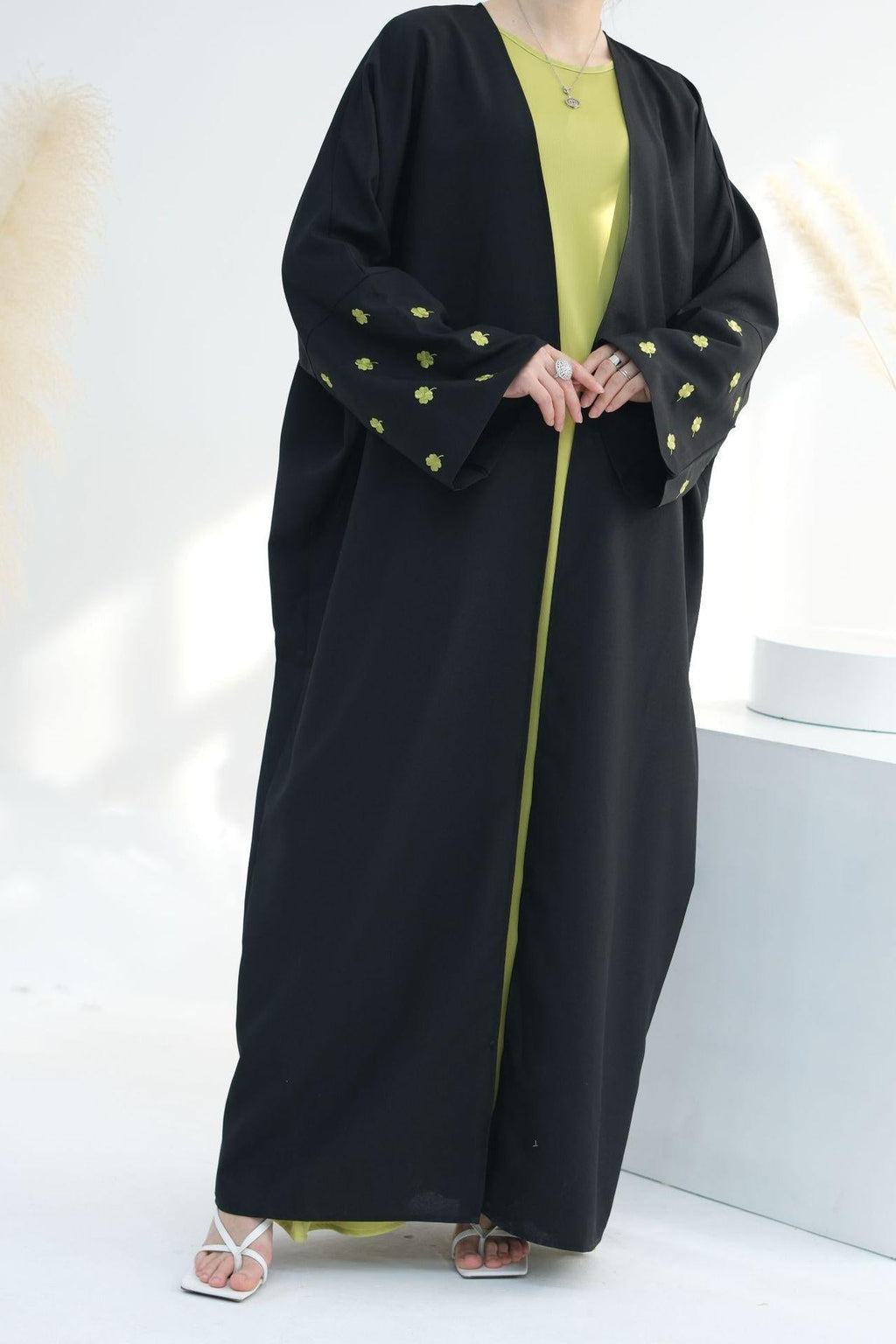 Four-leaf Clover Embroidered Elegant Cardigan