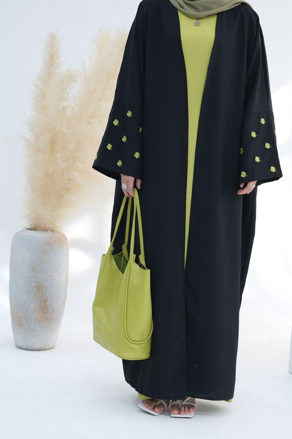 Four-leaf Clover Embroidered Elegant Cardigan