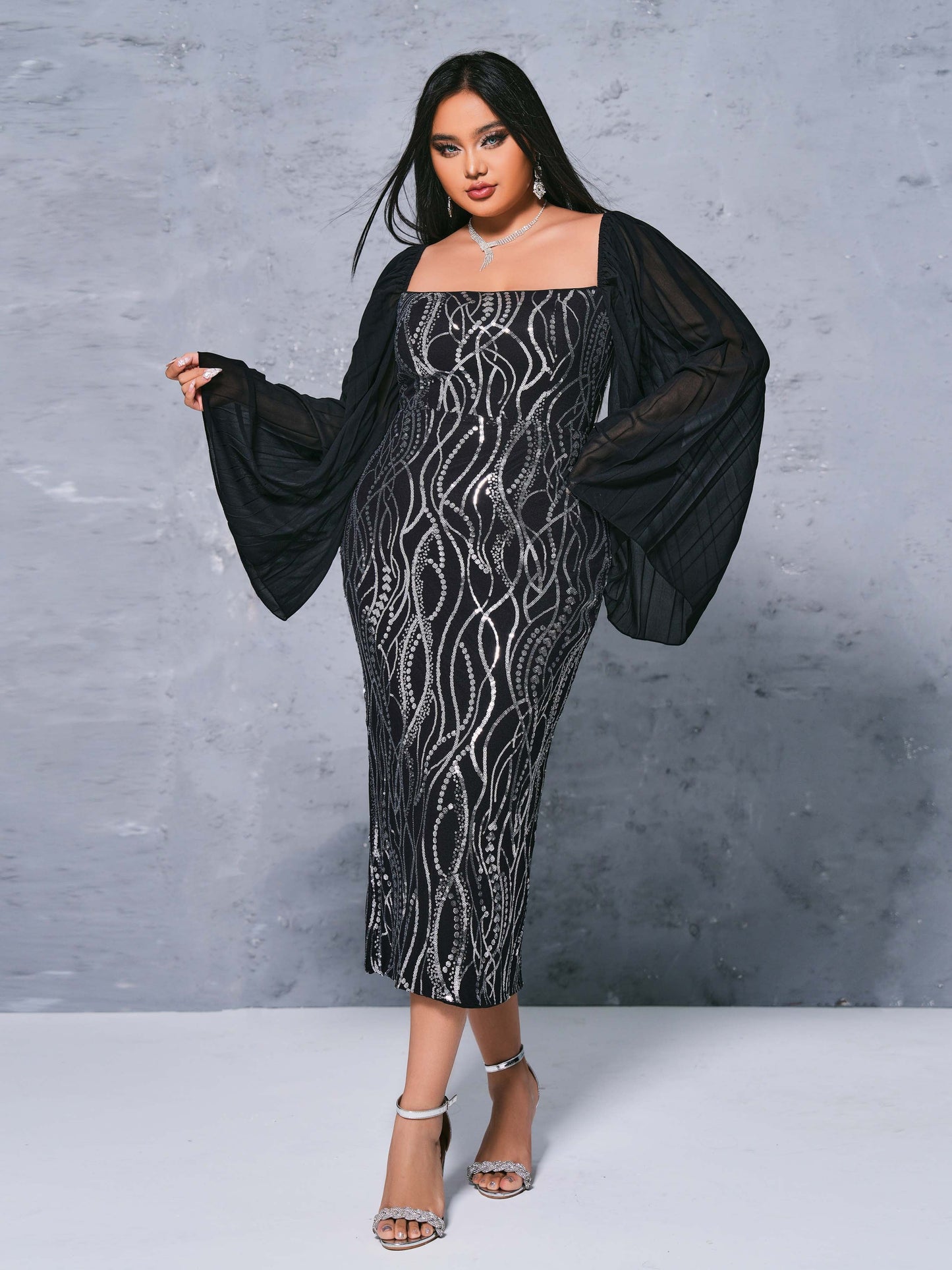 プラスパネルスリーブスパンコールミディドレス