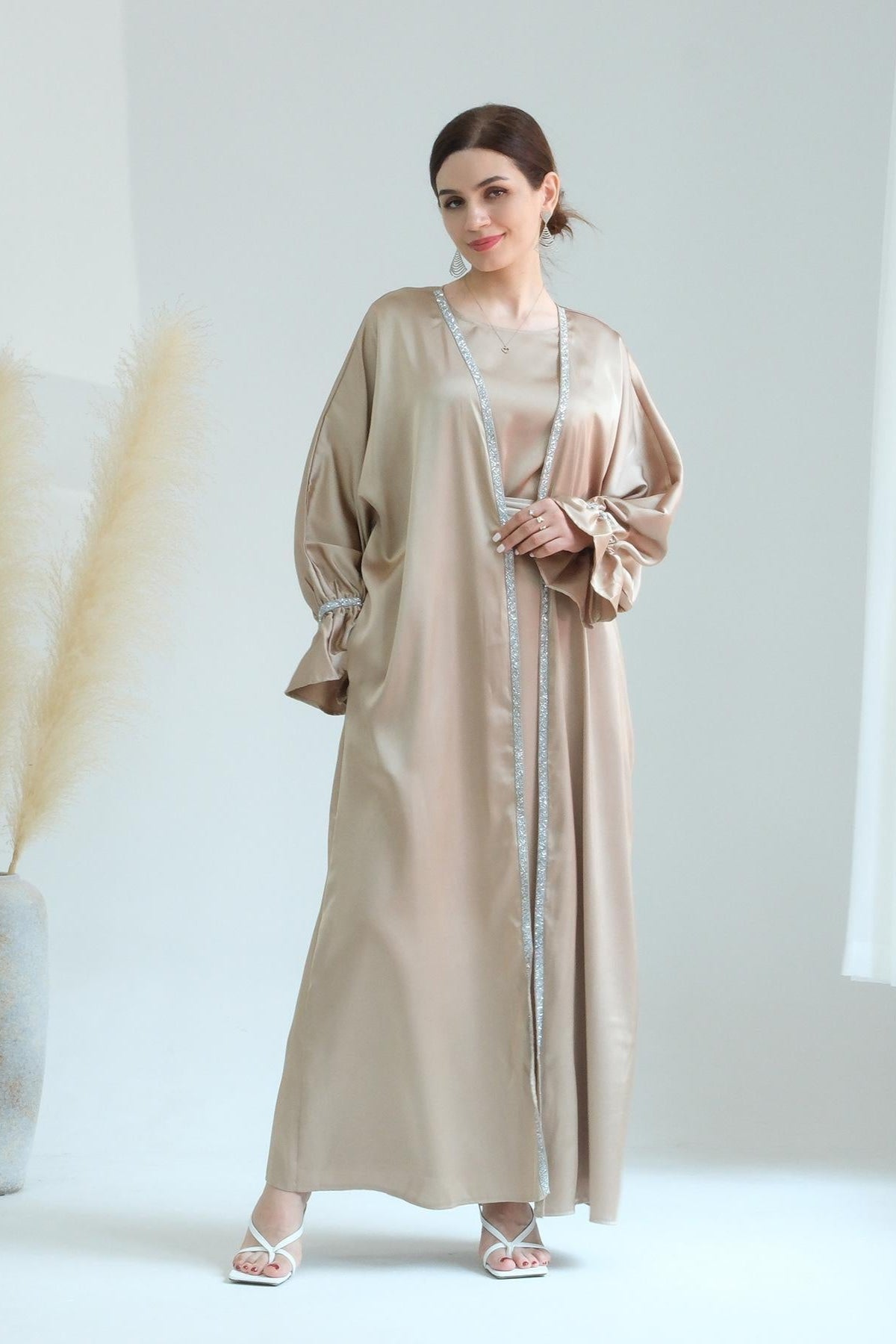 Beaded Trumpet Sleeve Robe and Sleeveless Skirt with Inside Two-piece Suit