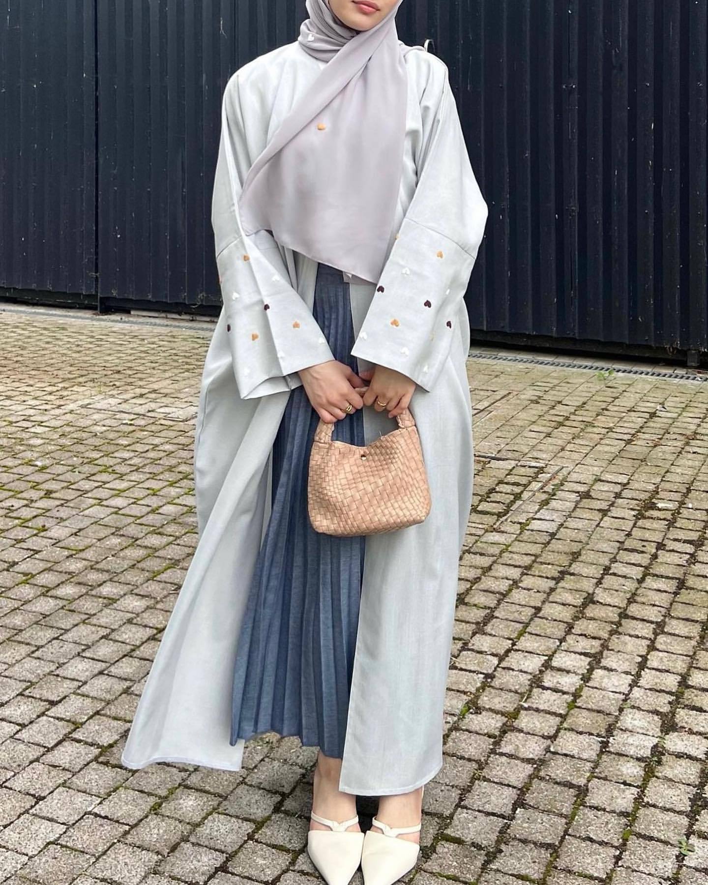 2pcs Set Heart Embroidered Cardigan Robe and Love Hijab