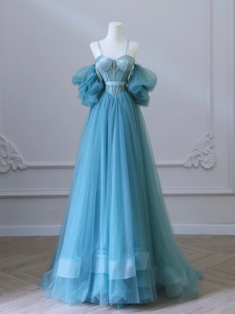 Abito da ballo in tulle blu con scollo a trapezio