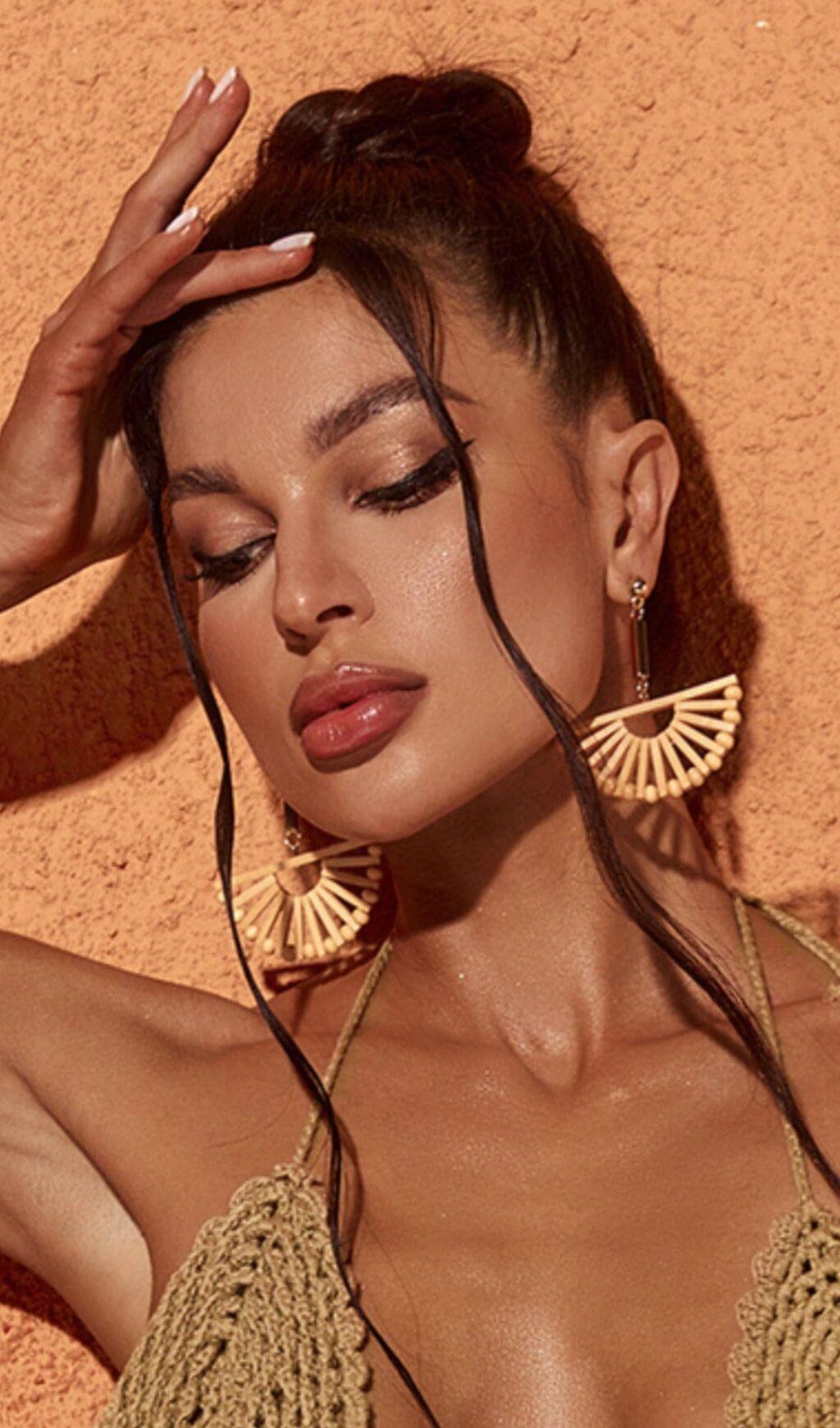 ウッドカットアウトスカラップイヤリング